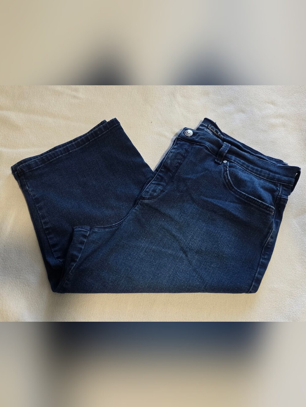 Gloria Vanderbilt Amanda Slimming Capris, Blue, Size 16